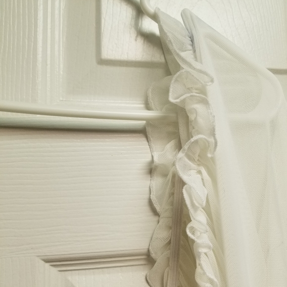 Pretty Little Thing Plus Size White Mesh Ruched Frill Ruffle Longsleeve Bodysuit - Picture 13 of 16